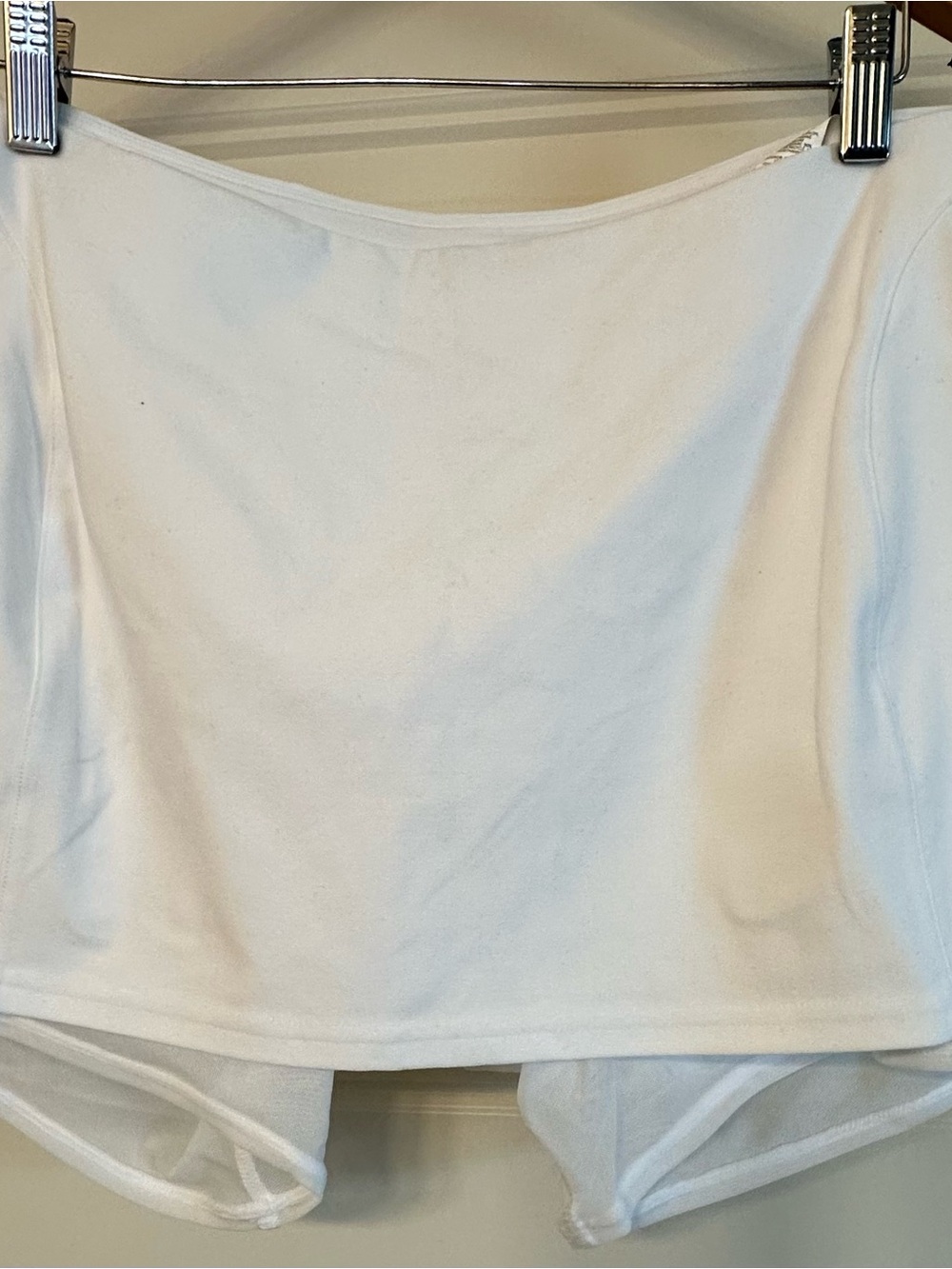 ALO Yoga White Tag with Branding